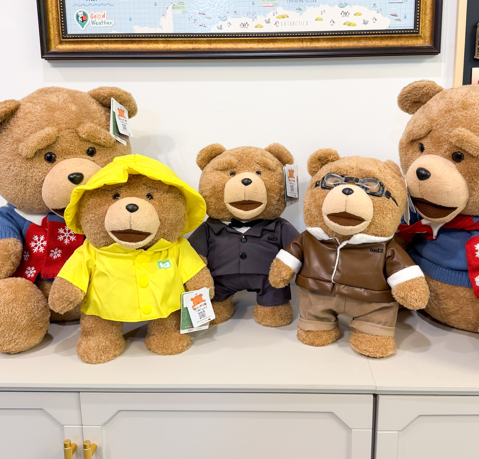 ตุ๊กตาหมีเท็ด Ted ขนาด 30cm (ชุดกันฝน ชุดนักบิน ชุดสูท)